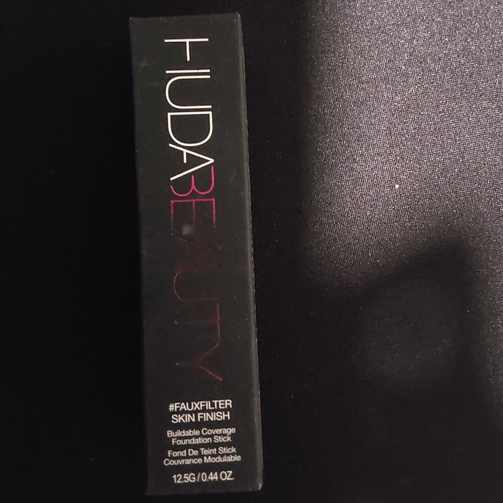 NIB - Huda Beauty #FauxFilter Skin Finish